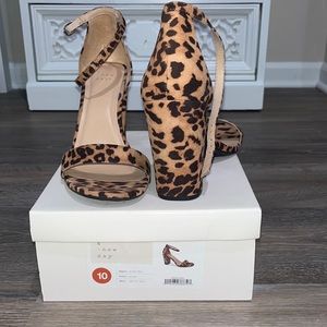 Worn Once! Comfy block heel leopard open toe heel 🐆🤎